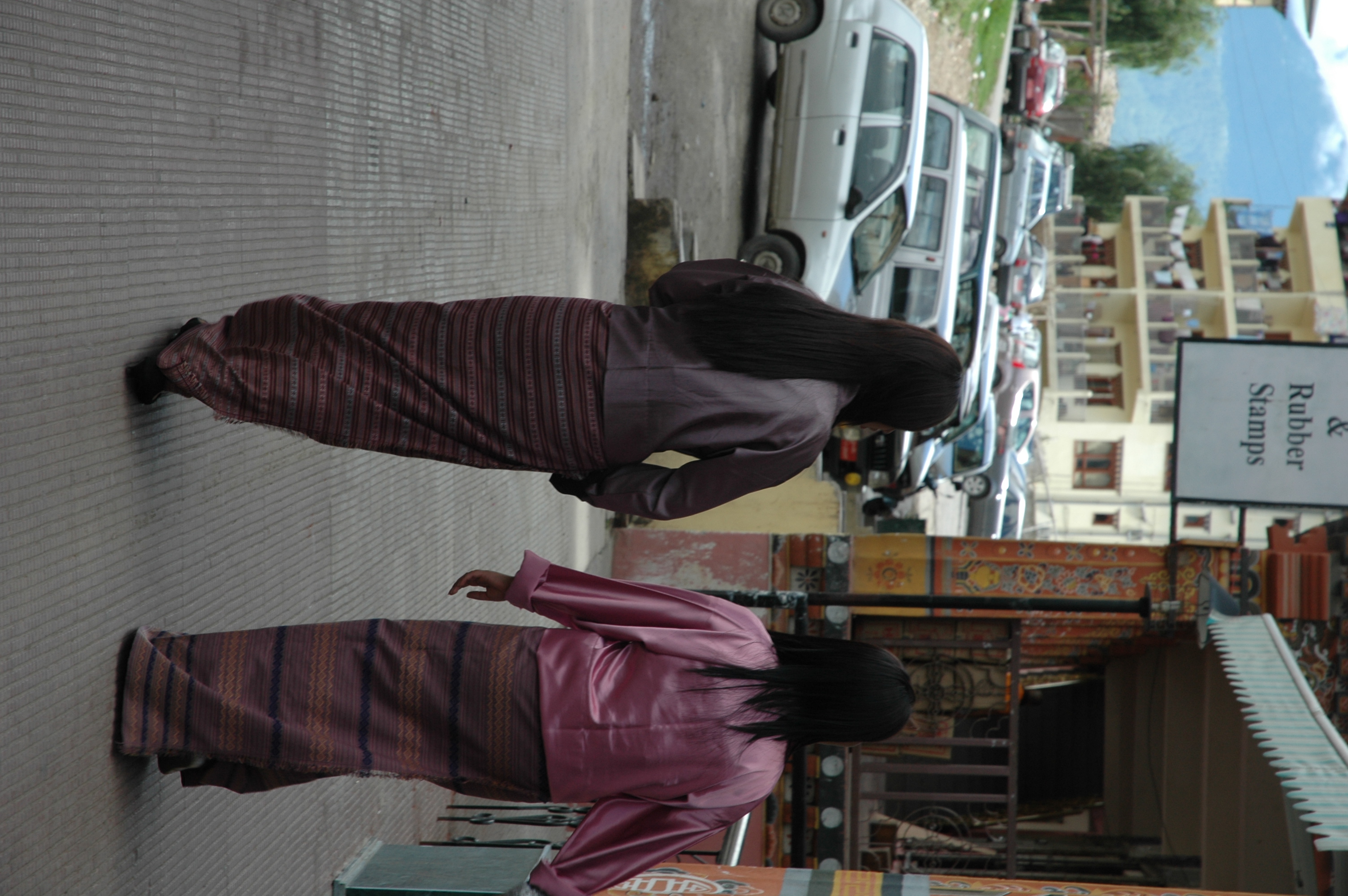 Bhutan Women In Dress Town Sweet Breathing Deepening Into A Simple Life
